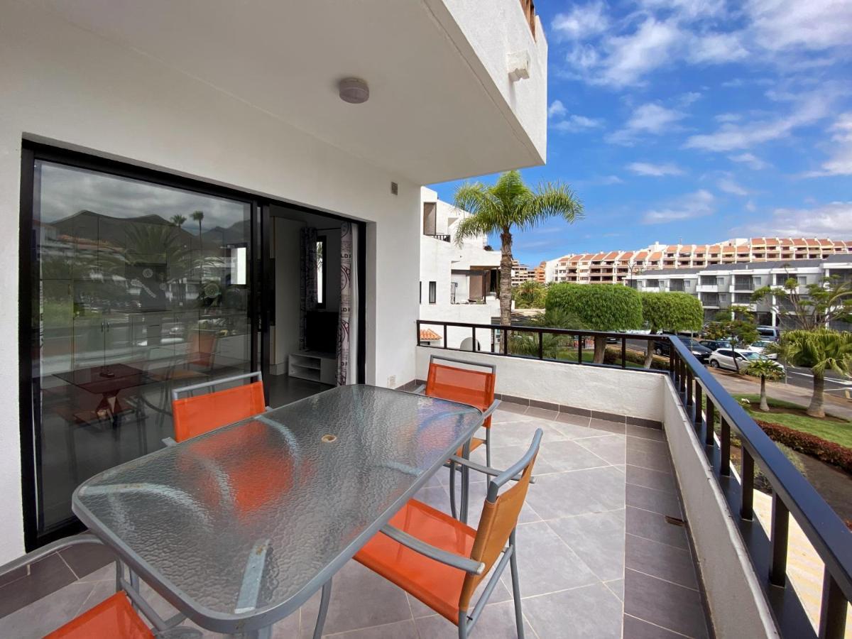 1 Bed Los Cristianos Near The Bus Station Arona  Exterior photo